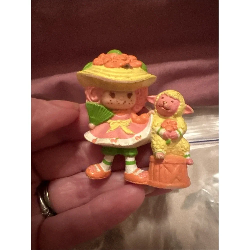 Vintage Strawberry Shortcake Miniature Peach Blush with Melonie Belle 1984